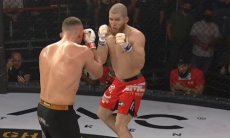 Побитый казахстанцем россиянин нокаутом выиграл главный бой турнира АМС Fight Nights 103