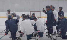 Игроки сборной Казахстана приступили к тренировкам на льду в составе нового клуба. Видео
