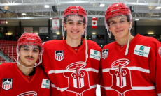 «Сделали его собственностью». Казахстанскому хоккеисту сообщили о шансах заиграть в НХЛ