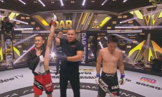 Вице-чемпион Казахстана по греко-римской борьбе дебютировал в MMA с досрочной победы. Видео