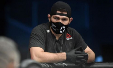 Хабиб Нурмагомедов помог американцу, которого нокаутировал его боец на турнире Bellator. Видео