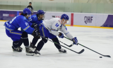 «Барыс» провел первый двусторонний матч с девятью шайбами и участием новичков