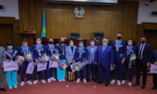 Бронзовым призерам Олимпиады в Токио вручили государственные награды