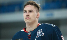 Соперник «Барыса» по конференции КХЛ расторг контракт с нападающим