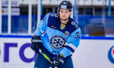 Соперник «Барыса» в конференции КХЛ расторг контракт с защитником