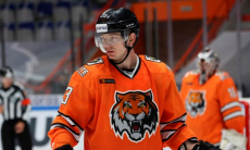 Клуб КХЛ расторг контракт с воспитанником Усть-Каменогорска