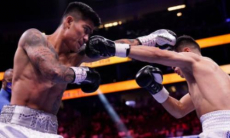 Нокаут года принес бой претендентов на титул WBC в андеркарде Пакьяо — Угас. Видео