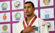 В Сеть выложили милое фото главного фаната призера Паралимпиады-2020 из Казахстана