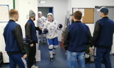 Появилось видео из победной раздевалки «Барыса» после выездной победы над ЦСКА со счетом 6:3