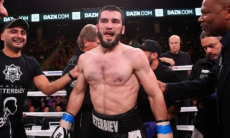 Артур Бетербиев договорился о бое с экс-чемпионом WBA и узнал свой гонорар