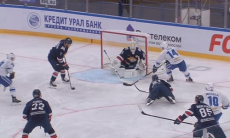 Форвард «Барыса» забил «Металлургу» и набрал пятое очко в двух матчах. Видео