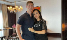 Возлюбленная капитана «Барыса» показала свои элегантные ножки. Фото