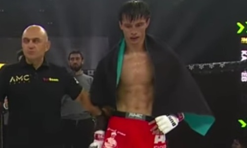 Засудили? Видео полного боя со спорным поражением казахстанского файтера на AMC Fight Nights в Сочи