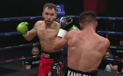 Видео полного скандального боя казахстанского боксера за титул WBO