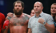 Федор Емельяненко заявил, что его брат убивает бокс