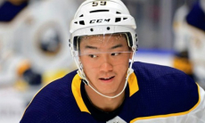 Аутсайдер конференции «Барыса» в КХЛ подписал контракт с форвардом системы клуба НХЛ