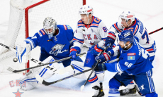 Вратарь «Барыса» оформил второй подряд «сухарь» в КХЛ