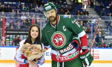 «Я вас засужу, у меня такие связи!». Алина Загитова посетила матч соперника «Барыса» и устроила там скандал