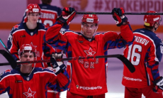 Хоккеист сборной Казахстана не помог избежать топ-клубу КХЛ поражения от аутсайдера. Видео