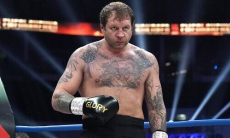 Александр Емельяненко назвал дату боя на голых кулаках с российским политиком из США