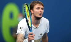 Бублик выиграл в первом круге одиночного разряда турнира ATP в России