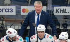 «Дополнительный импульс для команды». Юрий Михайлис объяснил причину уверенной победы «Барыса» в гостевом матче КХЛ