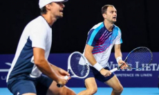 Казахстанский теннисист сыграет в полуфинале турнира во Франции