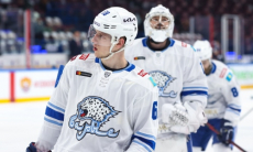 «Лучше играют в атаке». В России выбрали победителя матча КХЛ «Амур» — «Барыс»