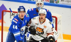 «Обязан побеждать любым способом». Российский эксперт уверен в исходе матча «Амур» — «Барыс»