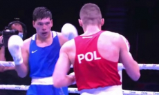 Видео победного боя олимпийского чемпиона из Казахстана на старте ЧМ-2021 по боксу
