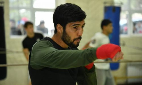 Узбекский экс-соперник Данияра Елеусинова назвал причину возвращения в любительский бокс и цель на ЧМ-2021