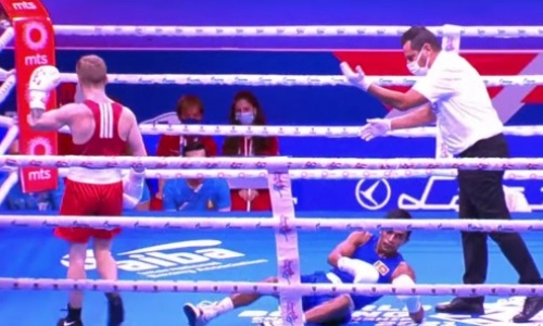 Боксер упал за 13 секунд на чемпионате мира. Видео молниеносного нокаута