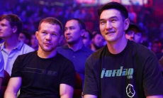 Нурлан Сабуров отметил с Петром Яном его чемпионство в UFC. Фото