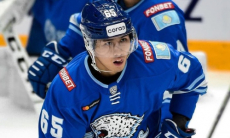 Защитник и воспитанник «Барыса» провел юбилейный матч в КХЛ