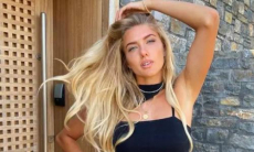 Самая сексуальная спортсменка мира попозировала в короткой обтягивающей юбке. Фото