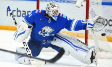 Вратаря «Барыса» «обстреляли» на необычной тренировке. Видео