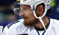 «Сломали наш мимиметр». Клуб КХЛ показал милое видео с семьей хоккеиста сборной Казахстана