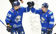 «Показывают неуверенную игру». В России назвали фаворита матча КХЛ «Барыс» — «Торпедо»