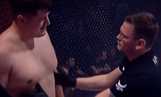 Скандальным нокаутом за 20 секунд завершился бой на AMC Fight Nights 106. Видео