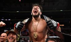 Анонсировано возобновление карьеры бывшего чемпиона UFC в двух весовых категориях