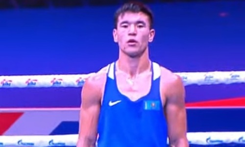 Капитан сборной Казахстана выиграл третий бой на чемпионате мира-2021 по боксу