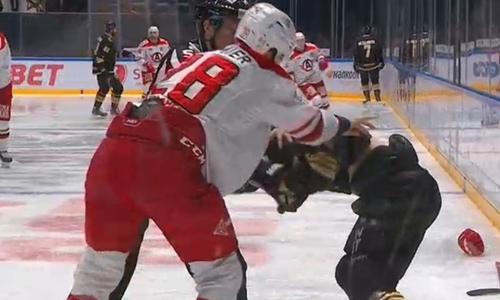 Отличным кулачным боем отметился матч КХЛ с участием казахстанских хоккеистов. Видео