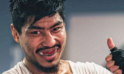 Бой казахстанского боксера за титул WBO получил на удивление низкую оценку