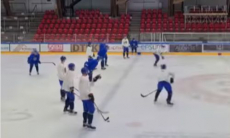 Молодёжная сборная Казахстана провела первую тренировку в Хёрсхольме. Видео