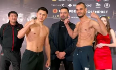 Казахстанский боксер пощекотал и боднул соперника на дуэли взглядов. Смешное видео