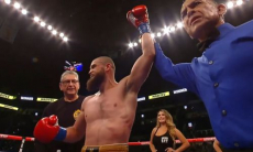 Казахстанский боксер Golden Boy победил мексиканского нокаутера в США