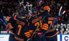 Гол хоккеиста сборной Казахстана помог лидеру Востока КХЛ победить в матче с камбэком соперника. Видео