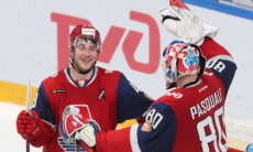 Преследователь «Барыса» проиграл «Локомотиву» и не смог догнать астанчан. Видео