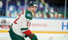 «Меня поставили на его место». В топ-клубе КХЛ рассказали о травме хоккеиста сборной Казахстана