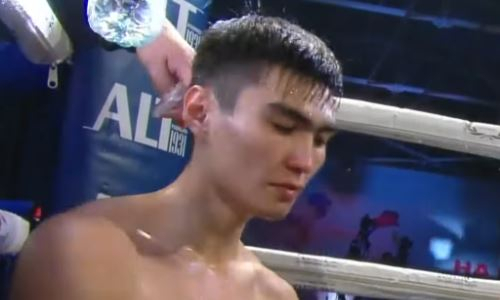«Криптонит для узбека». Казахстанский боксер одержал самую большую победу в карьере